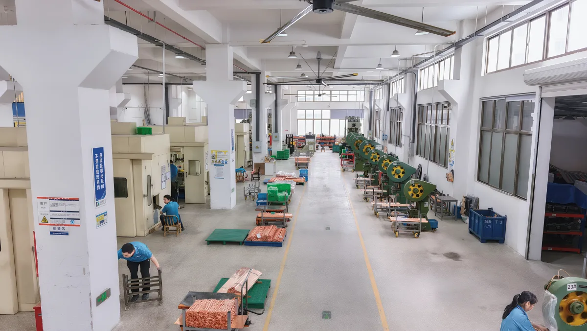 Copper components and production equipment in the KASEEY workshop